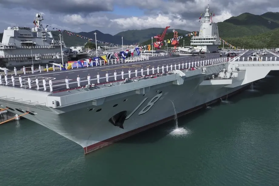 A aposta da China em porta-aviões de propulsão nuclear: uma nova era de ambição naval