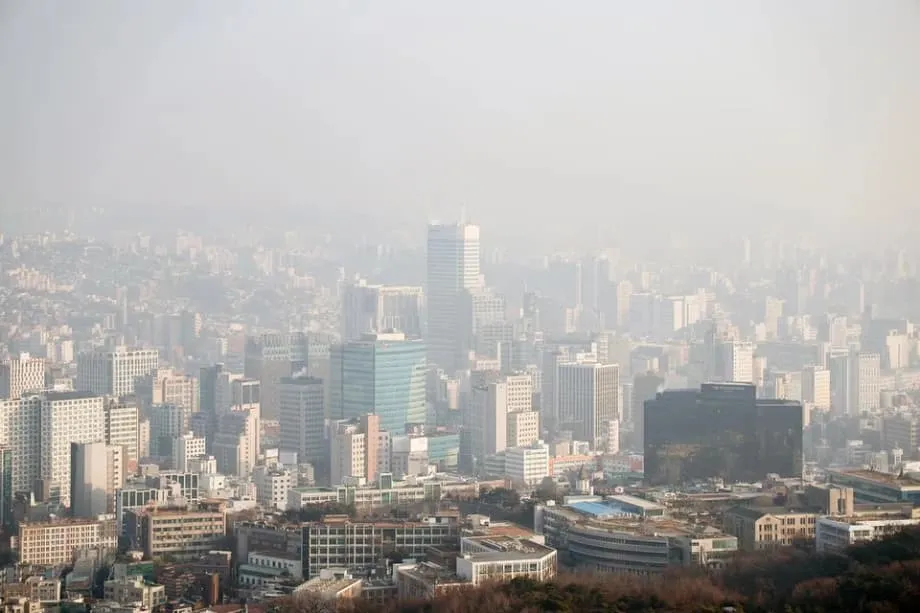 Programa-piloto de empregadas domésticas estrangeiras da Coreia do Sul criticado por exploração e falhas de conceção