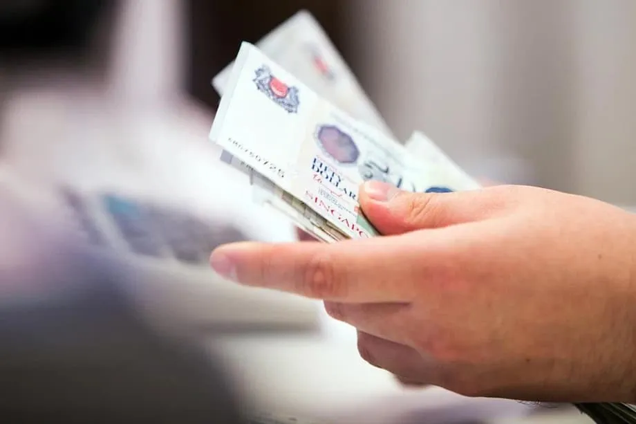 Dólar de Singapura dispara para máximo de 11 anos em meio a turbulência cambial global