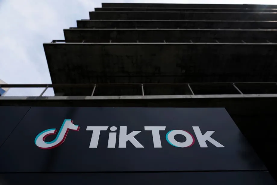 O sonho americano do TikTok transforma-se em pesadelo: interrupções, acusações de censura e êxodo de utilizadores marcam primeira semana caótica sob propriedade americana
