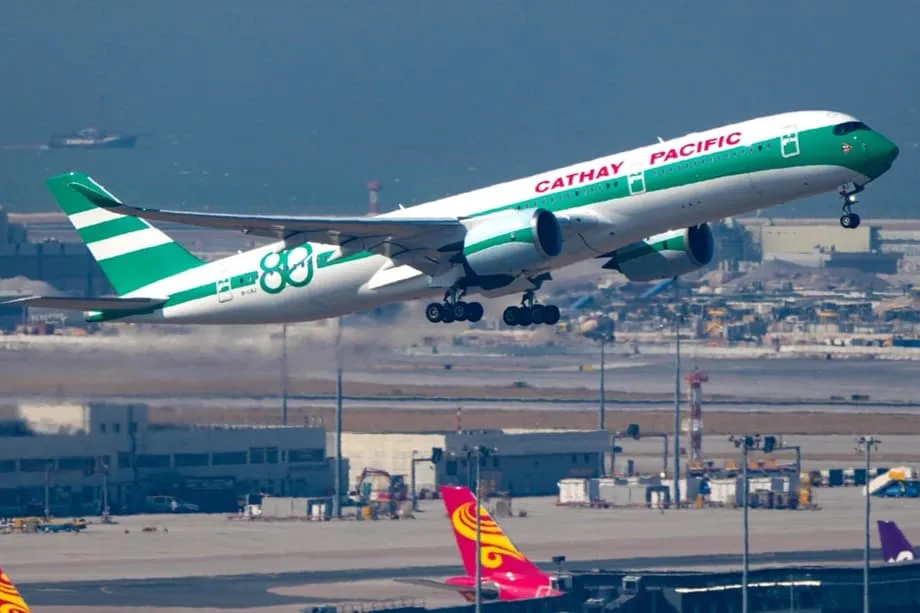 Cathay Pacific vai aumentar pagamentos de participação nos lucros em 2025 em meio a uma forte recuperação