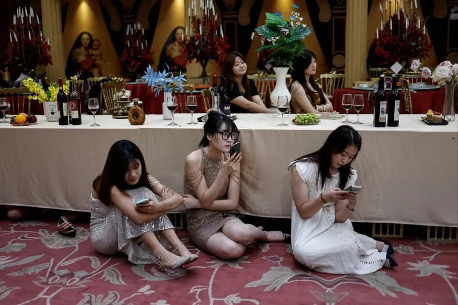 Indústria chinesa de microdramas surge como tábua de salvação de emprego num difícil mercado de trabalho para diplomados