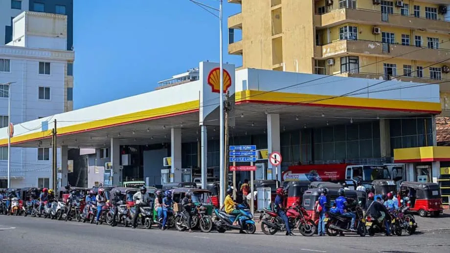 Sri Lanka declara quarta-feira como dia feriado para sobreviver à crise de combustível