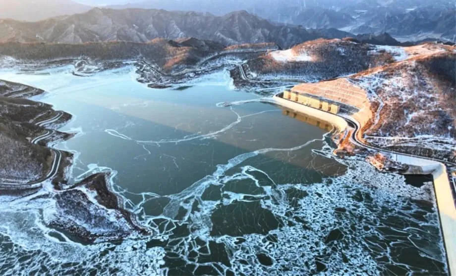 A China constrói reservatórios gigantescos para armazenar o excedente de energia renovável
