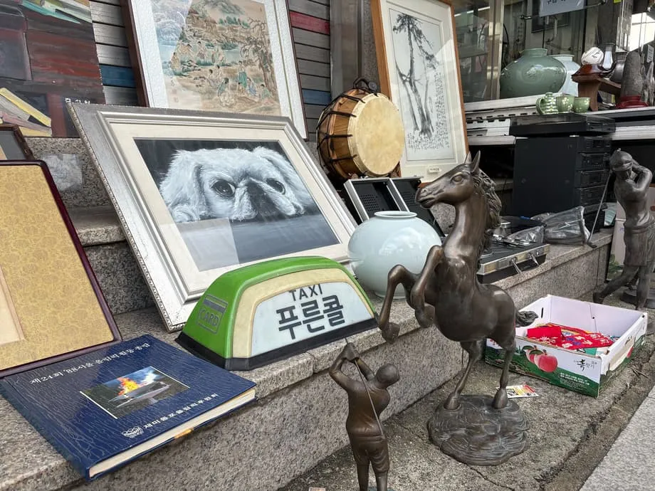 Mercado de rua de domingo em Seul: uma caça ao tesouro ao longo de três milhas e meia de caos e história