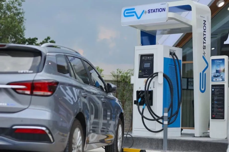 Tailândia acelera impulso dos veículos elétricos com meta de 300.000 veículos e programa de retoma de táxis