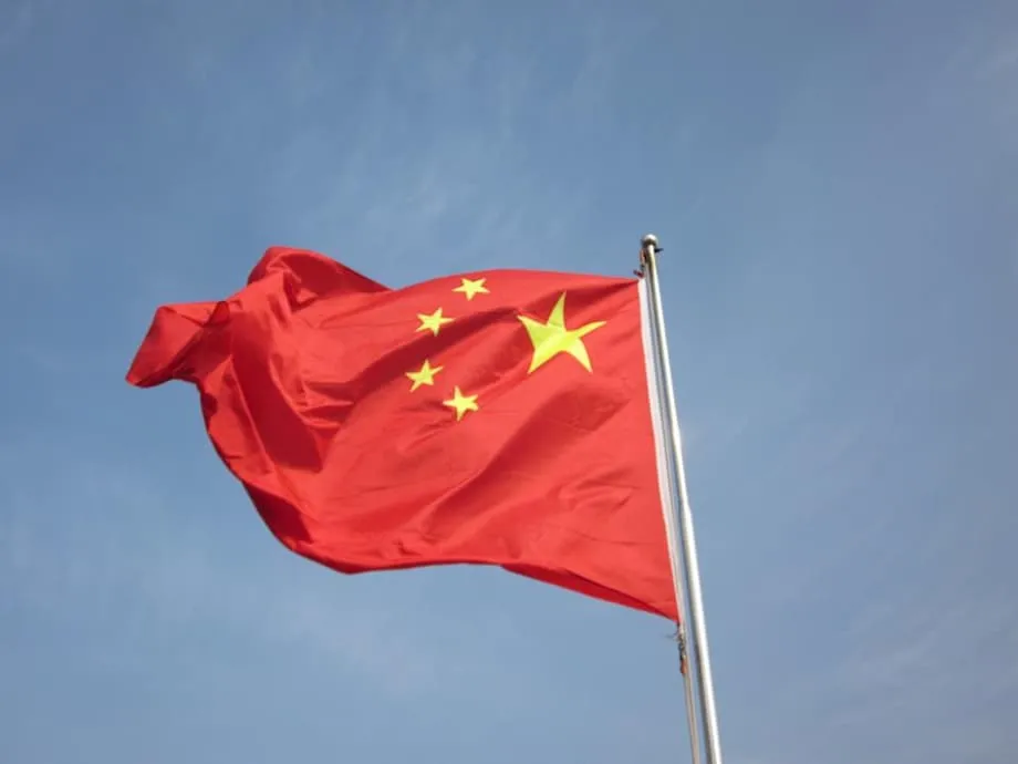 Tribunais chineses traçam uma linha jurídica: as empresas não podem usar a IA como desculpa para despedir trabalhadores