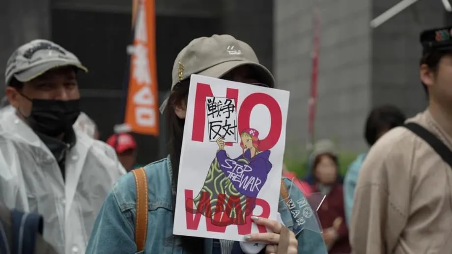 Maiores protestos anti-guerra no Japão em décadas desafiam as ambições militares da primeira-ministra