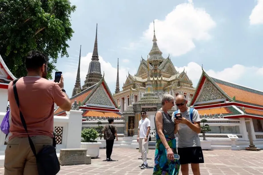 Tailândia declara tolerância zero para turistas indisciplinados numa ofensiva nacional