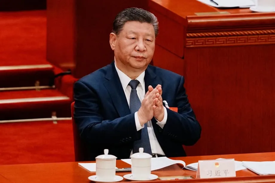 Dívida total da China ultrapassa 300% do PIB, ofuscando as economias ocidentais e ameaçando a estabilidade global