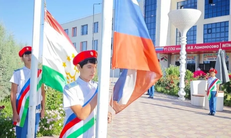 A Rússia expande a sua rede de escolas na Ásia Central à medida que a competição linguística se intensifica