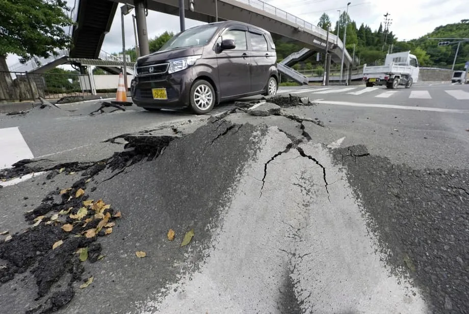 Trabalhadores vietnamitas resgatam idosa em sismo mortal em Kumamoto