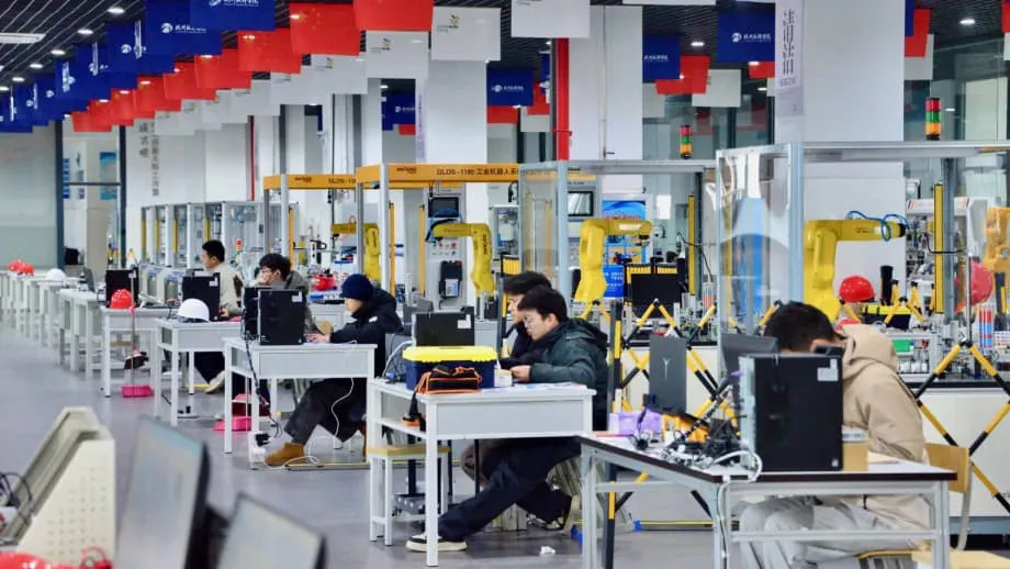 A revolução silenciosa da robótica na China está a remodelar fábricas e empregos