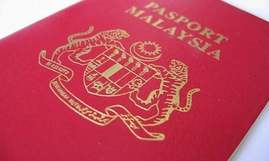 Passaporte da Malásia sobe para o 3.º lugar no Passport Index de 2025, ultrapassando os EUA