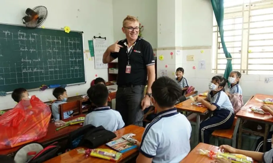 A Lacuna de Inglês no Vietname: Porque as Salas de Aula Ainda se Calam com Falantes Nativos