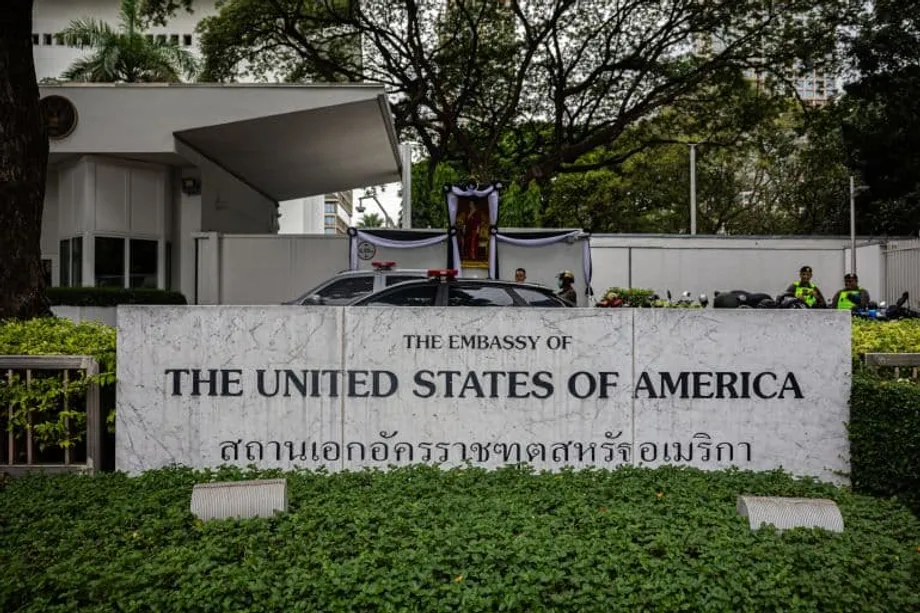 Choque da suspensão de vistos na Tailândia: um aliado por tratado apanhado na rede de imigração de Trump