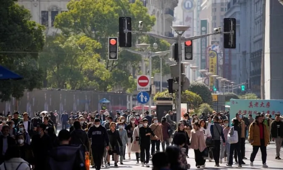 Aumento recorde de licenciados no estrangeiro que regressam à China, com as oportunidades de alta tecnologia a superarem as restrições de vistos ocidentais
