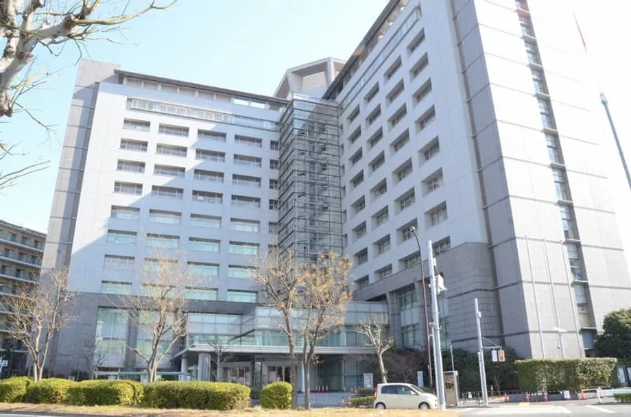 Japão elimina notificações de deportação a advogados com dois meses de antecedência, suscitando debate sobre direitos