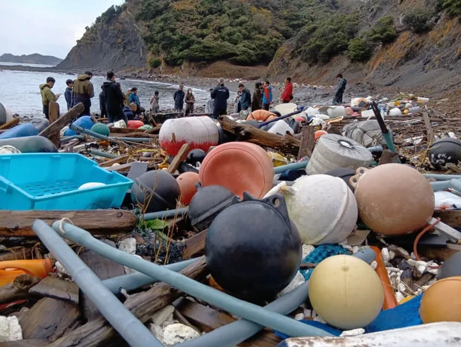 Ilha de Tsushima: Uma comunidade fronteiriça afogada em resíduos plásticos transfronteiriços