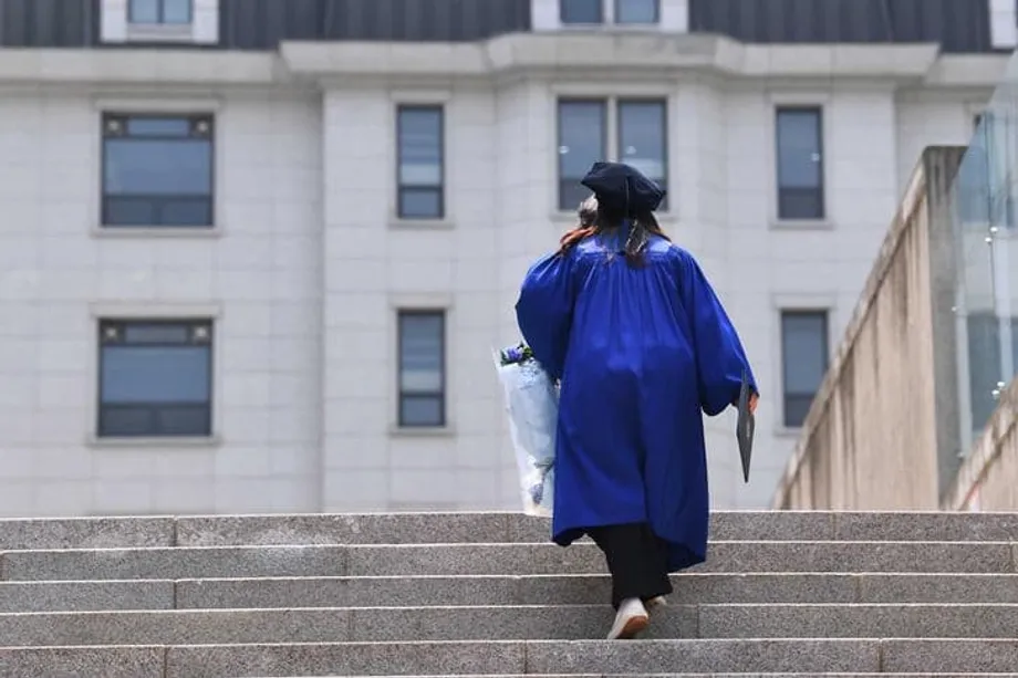 Crise dos Doutoramentos na Coreia do Sul: Números Recorde de Graduados Confrontam uma Dura Realidade Económica