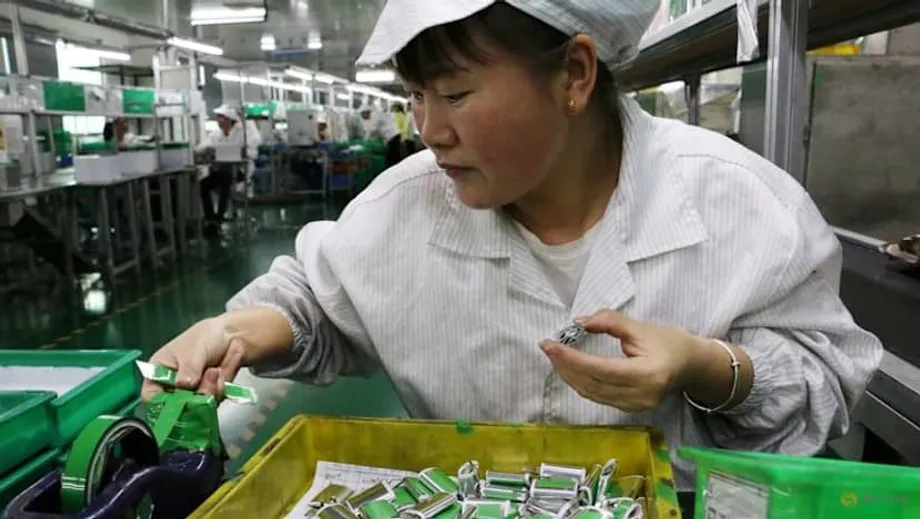 O bloqueio do lítio pela China: como uma só nação controla o gargalo da cadeia de abastecimento das baterias