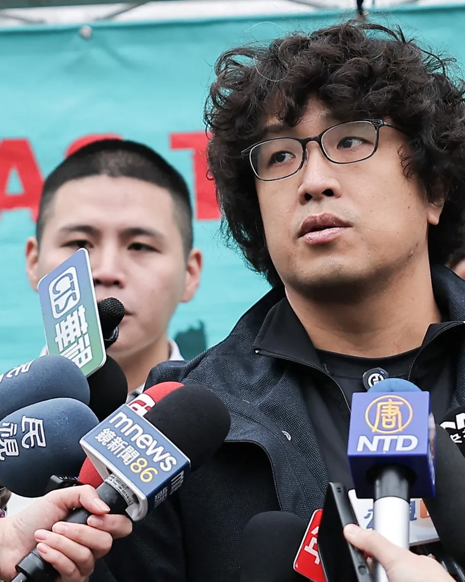 Puma Shen's First Taipei Motorcade Draws Thousands, Prompts Traffic Apology and Unveils Five Policy Plans