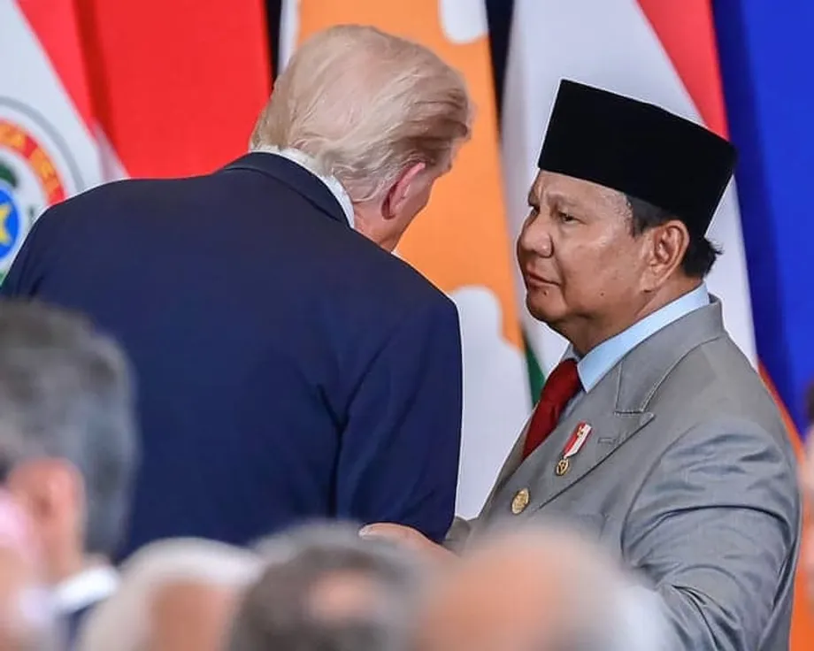 Microfone ligado na cimeira de Gaza quando o indonésio Prabowo pede a Trump uma reunião com Eric Trump