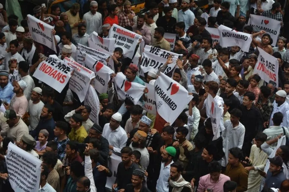 Repressão na Índia por slogans 'I Love Muhammad' põe à prova liberdade de expressão e ordem pública