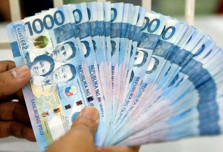 Peso filipino cai para mínimo histórico enquanto BSP sinaliza paciência face à fraqueza